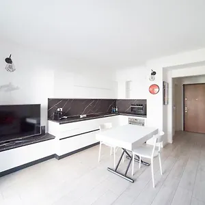 Hbhall 9 Apartament