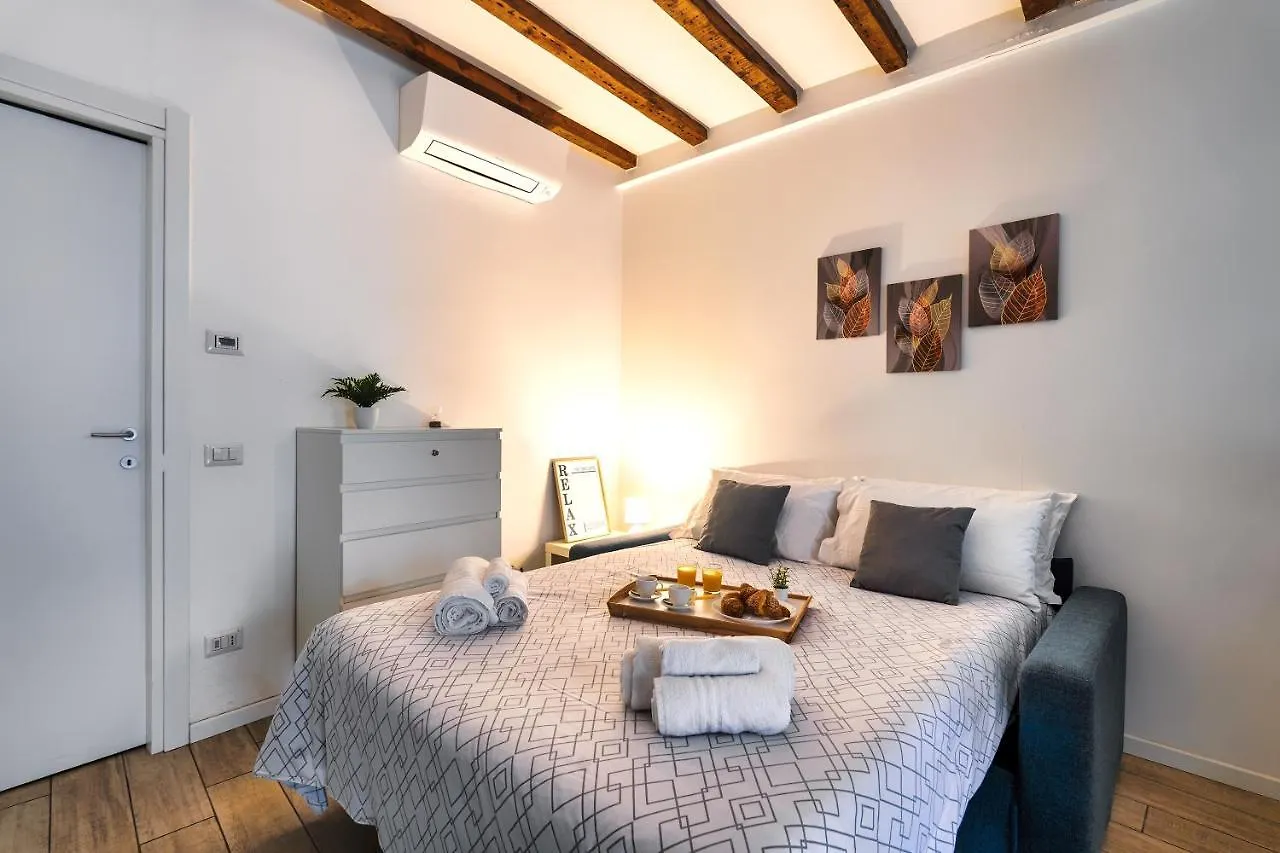Ambrogio'S Nest - Modern Close To Cadorna Station Mediolan Włochy