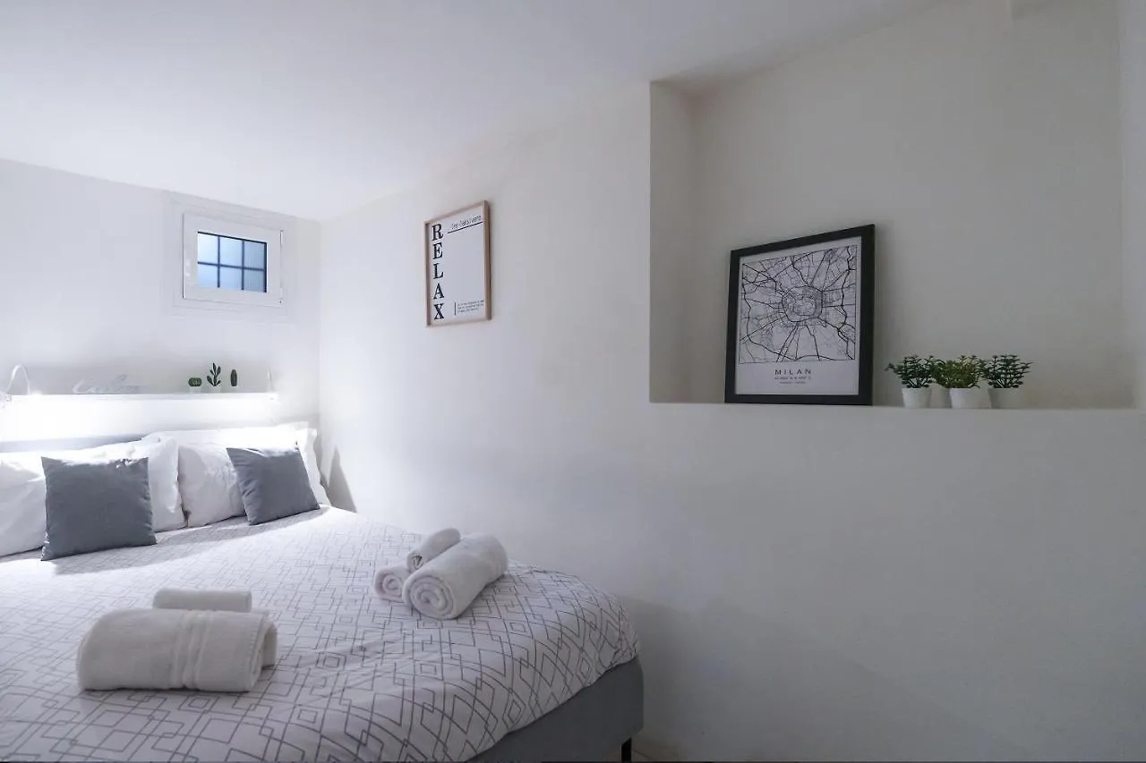 Ambrogio'S Nest - Modern Close To Cadorna Station Milán